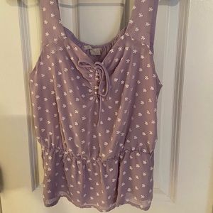 Lilac sweetheart blouse. Size M